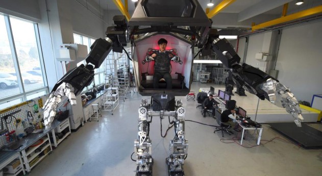 В Южной Корее построили шагающего робота за 8,3 млн долларов