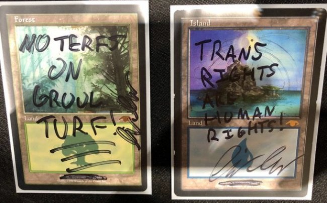 The Gathering заставили удалить карты из колоды – на них были фразы в поддержку трансгендеров, сообщает Участника турнира по Magic - Игры