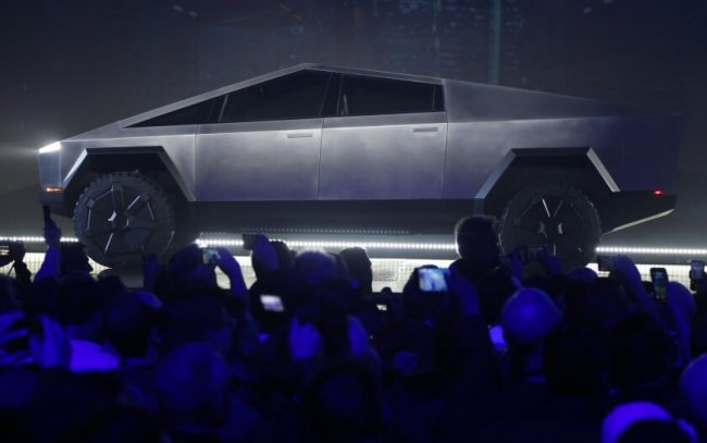 Стримеры DrDisrespect и TimTheTatman поругались из-за новой модели Tesla - Игры