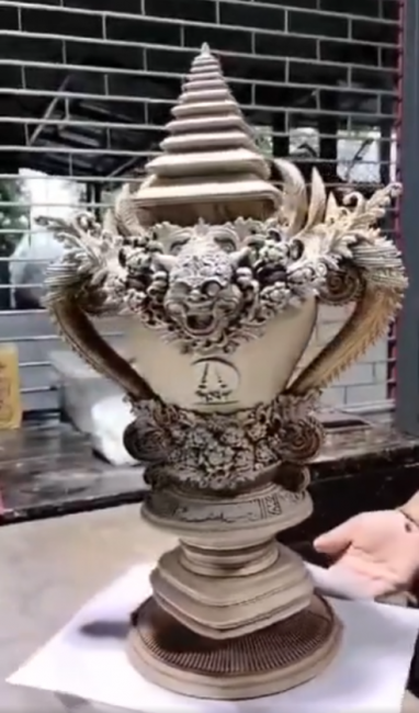 Кубок Bali Major вдохновлен традиционной резьбой с демонами-людоедами и мифическим царем птиц