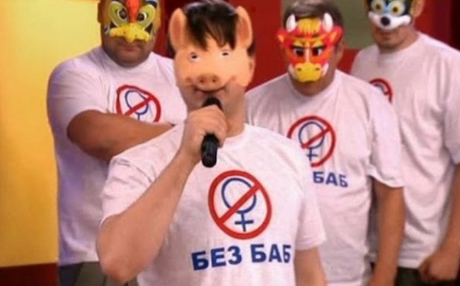 Виктор Логинов, сыгравший Гену Букина, посетил «ЧБД?» Комики встретили его в футболках «Без баб»